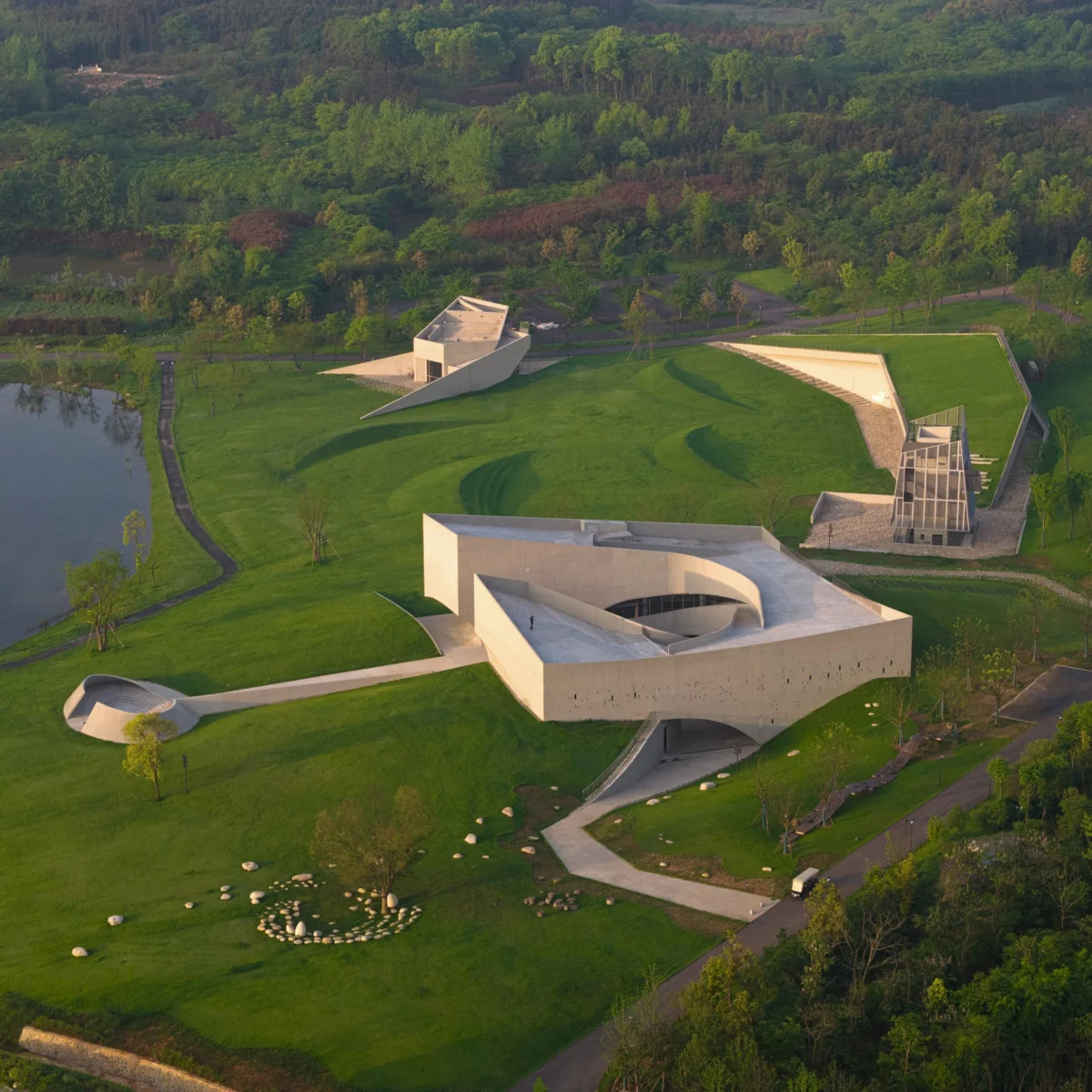 Blurring the Boundaries of Architecture and Nature: Býro Ziyu Zhuang Unveils the Zi Museum Complex Along Zishan Lake