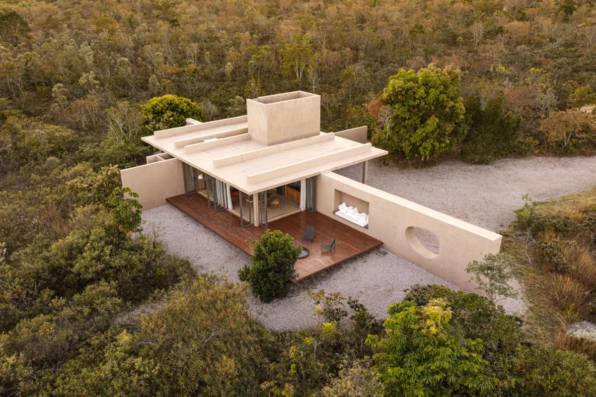 Inside Casa Lilaya: A Masterclass in Contextual Minimalism in the Brazilian Cerrado
