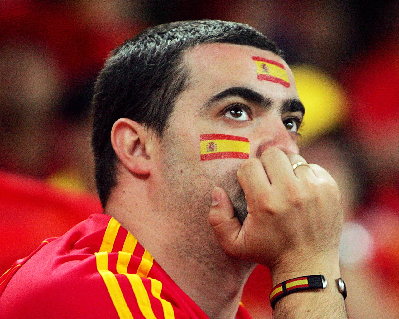 The Thread of Contention: Spain’s Red-and-Yellow Bracelet and the Fragility of National Identity
